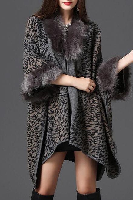 Dale Faux Fur Shawl - Grey / One Size - Clothing